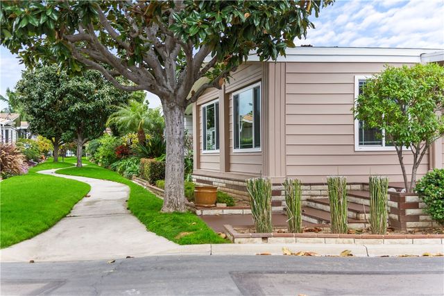 215 Lakepark, Placentia, CA 92870