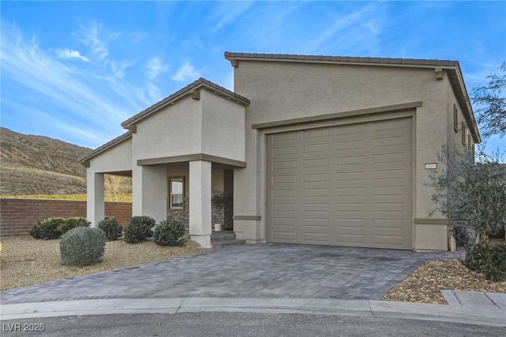 Image 2 of property listing at 10095 Gila River Street, Las Vegas, NV 89178