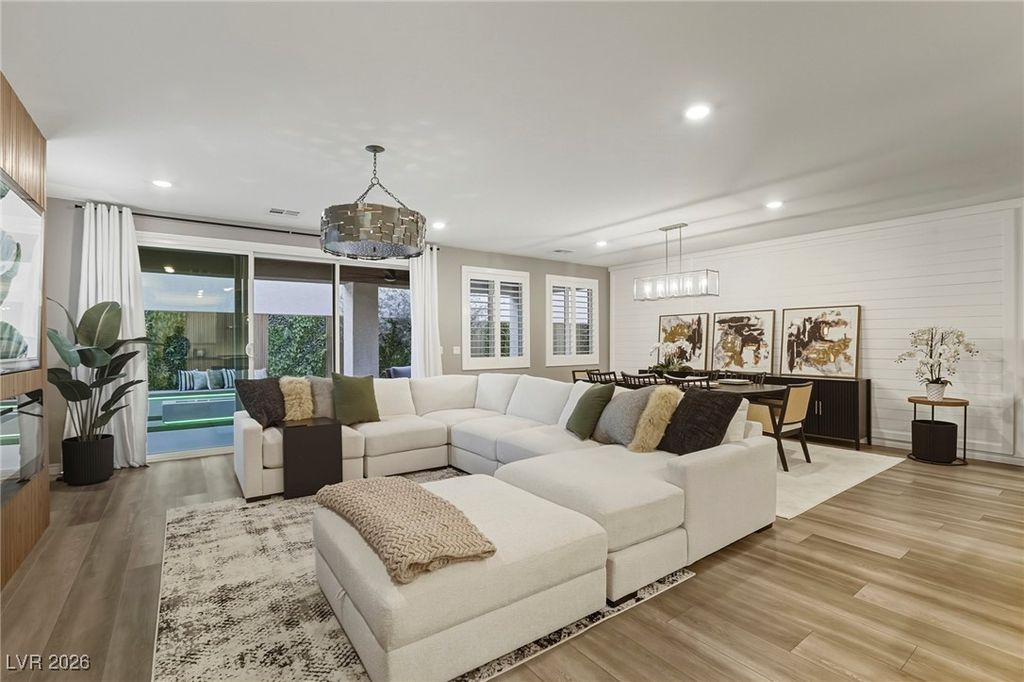 Image 7 of property listing at 10095 Gila River Street, Las Vegas, NV 89178