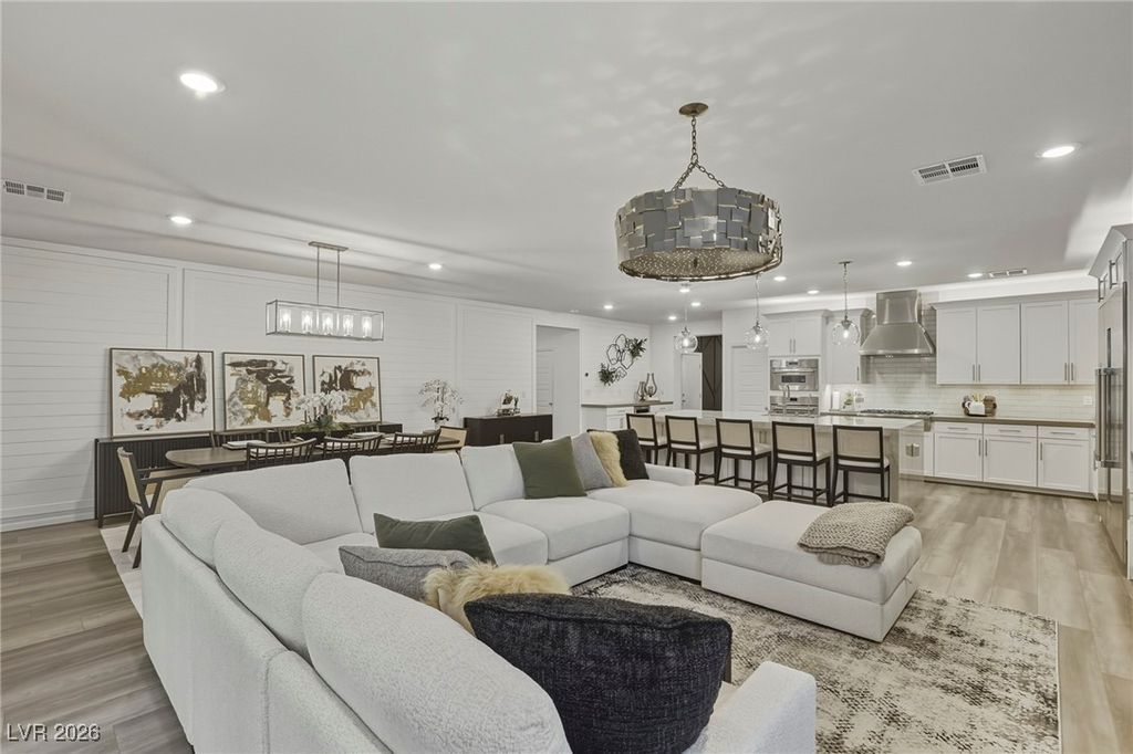 Image 8 of property listing at 10095 Gila River Street, Las Vegas, NV 89178