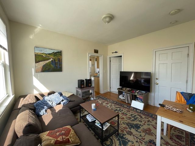 13-19 Houghton St, Somerville, MA 02143