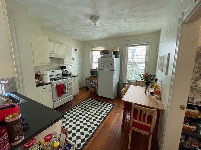 13-19 Houghton St, Somerville, MA 02143