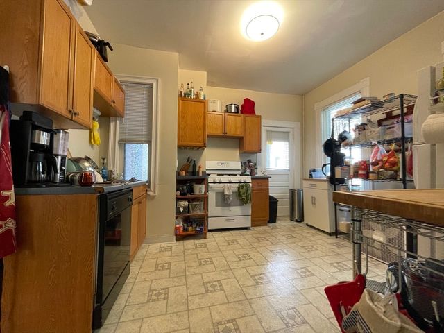 13-19 Houghton St, Somerville, MA 02143