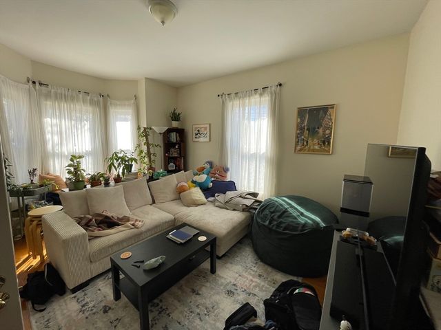 13-19 Houghton St, Somerville, MA 02143