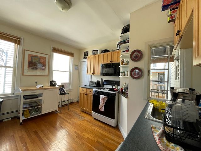 13-19 Houghton St, Somerville, MA 02143