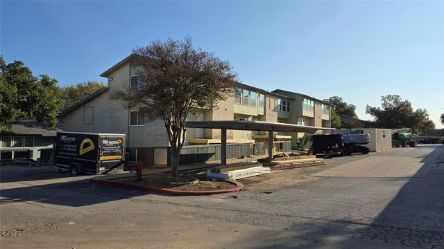 2124 Burton DR 152, Austin, TX 78741