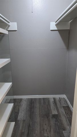 2124 Burton DR 152, Austin, TX 78741