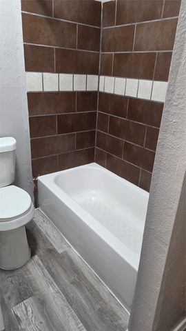 2124 Burton DR 152, Austin, TX 78741