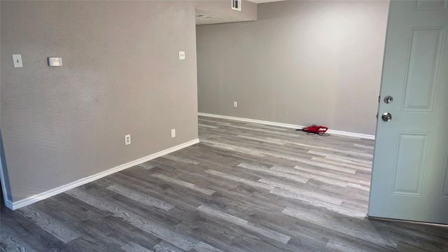 2124 Burton DR 152, Austin, TX 78741