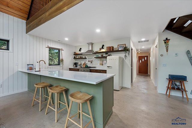 11285 CANDLEWOOD LN, Lead, SD 57754