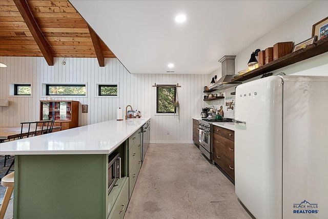 11285 CANDLEWOOD LN, Lead, SD 57754