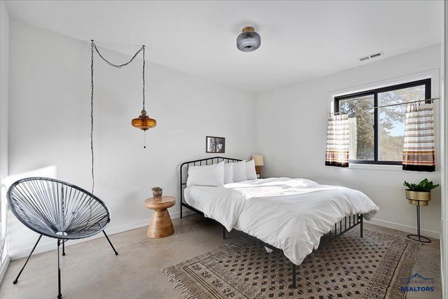 11285 CANDLEWOOD LN, Lead, SD 57754