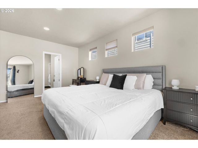 1018 35TH Ave, Forest Grove, OR 97116