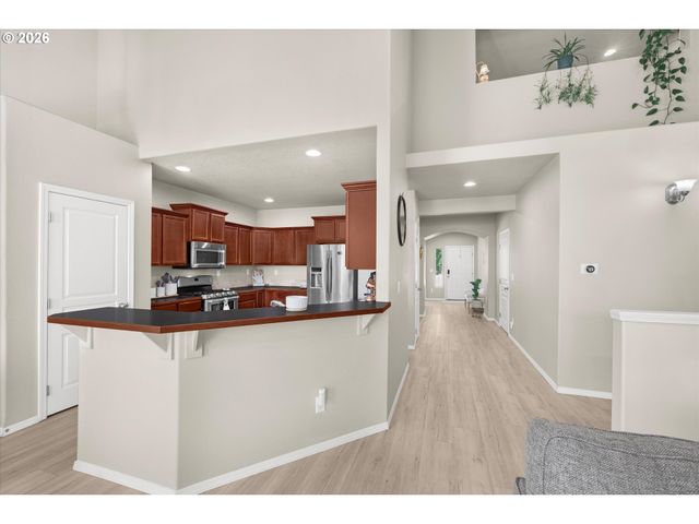 1018 35TH Ave, Forest Grove, OR 97116