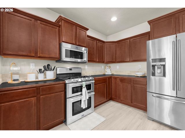 1018 35TH Ave, Forest Grove, OR 97116
