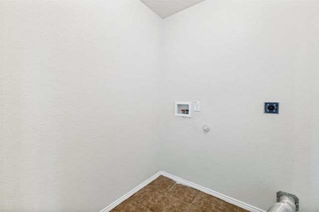 2242 Upcreek Court, Dallas, TX 75253