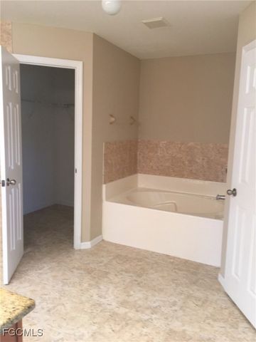 1208 SW 35th TER, Cape Coral, FL 33914