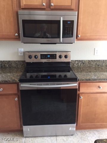 1208 SW 35th TER, Cape Coral, FL 33914