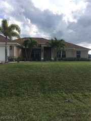 1208 SW 35th TER, Cape Coral, FL 33914