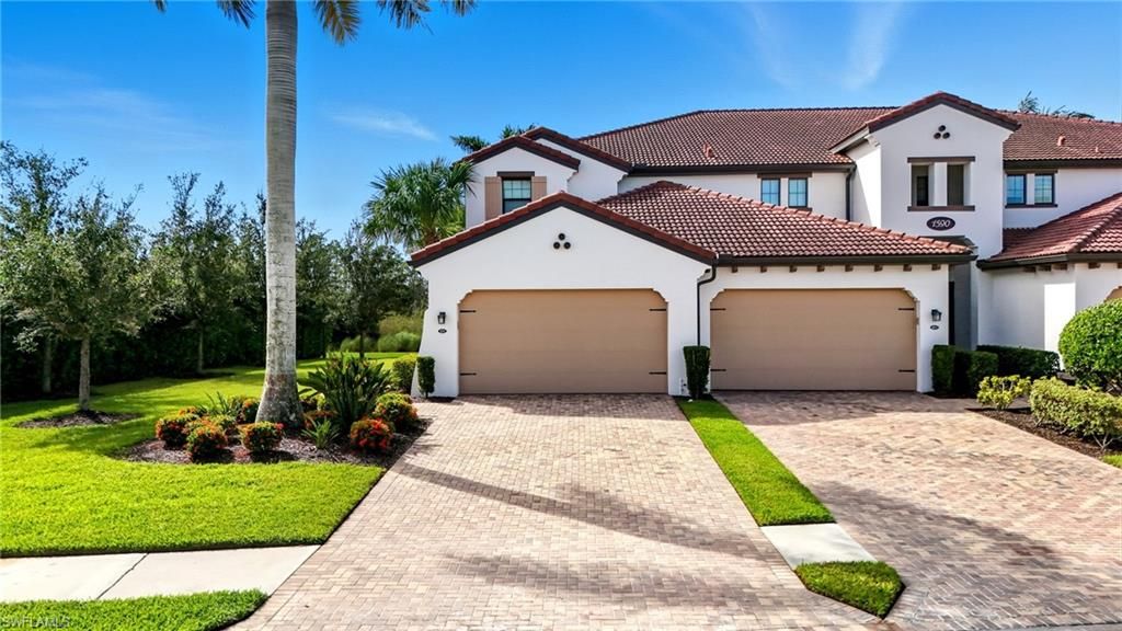 1590 Oceania DR S # 1, Naples, FL 34113