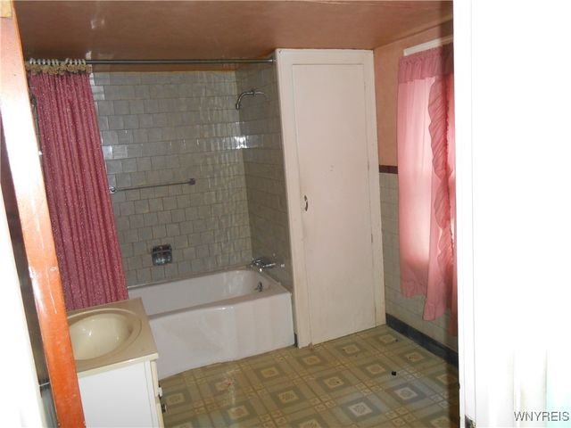 610 Moore Street, Albion, NY 14411