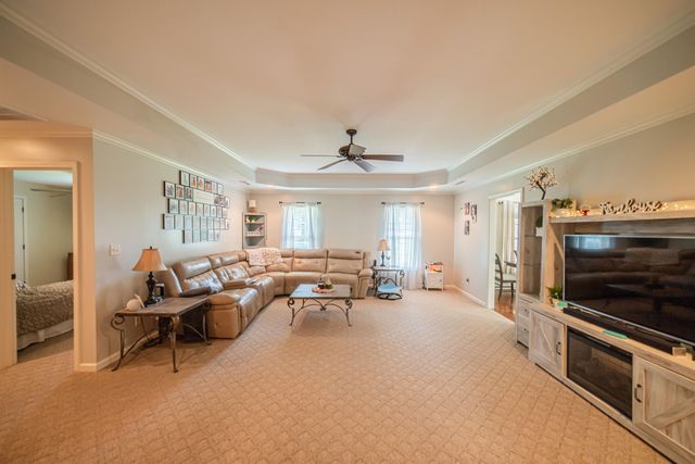 211 Larkspur Lane, Paducah, KY 42003