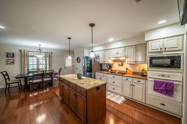 211 Larkspur Lane, Paducah, KY 42003