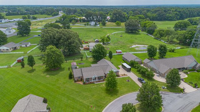 211 Larkspur Lane, Paducah, KY 42003