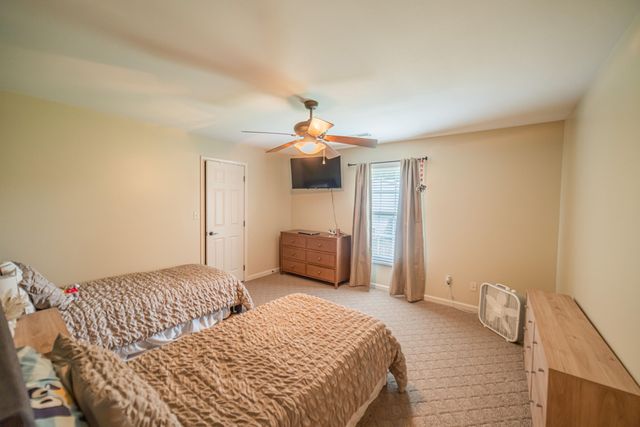211 Larkspur Lane, Paducah, KY 42003