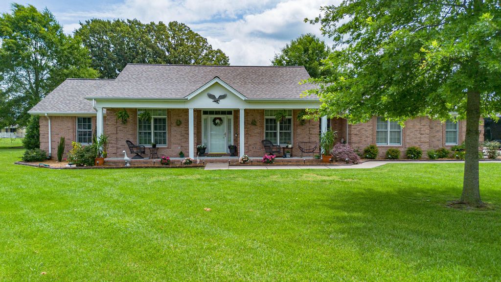 211 Larkspur Lane, Paducah, KY 42003
