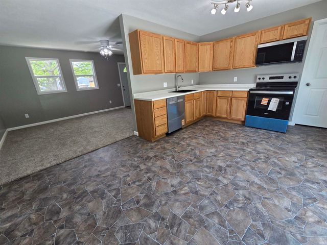 137 Staunton Avenue, Churubusco, IN 46723