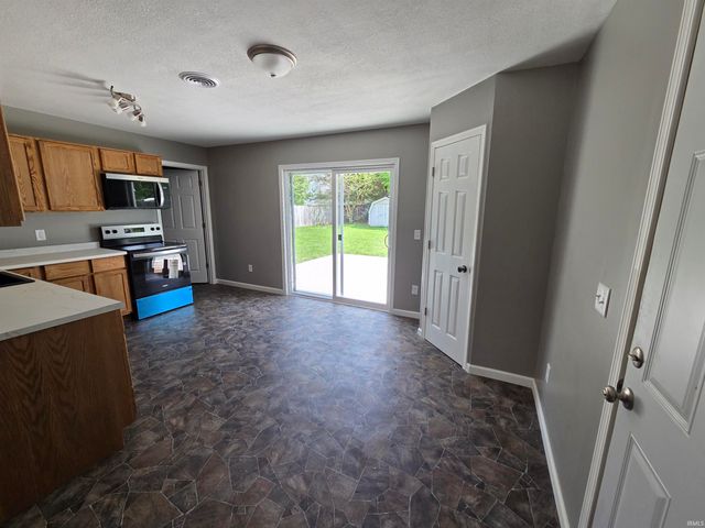 137 Staunton Avenue, Churubusco, IN 46723