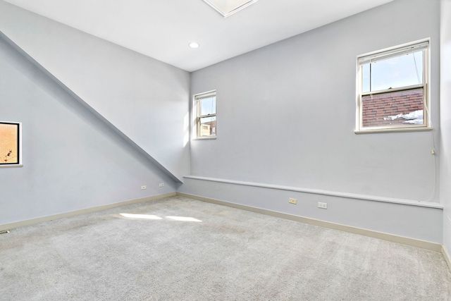 2151 W Race Avenue, Chicago, IL 60612