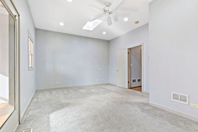 2151 W Race Avenue, Chicago, IL 60612