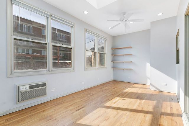 2151 W Race Avenue, Chicago, IL 60612