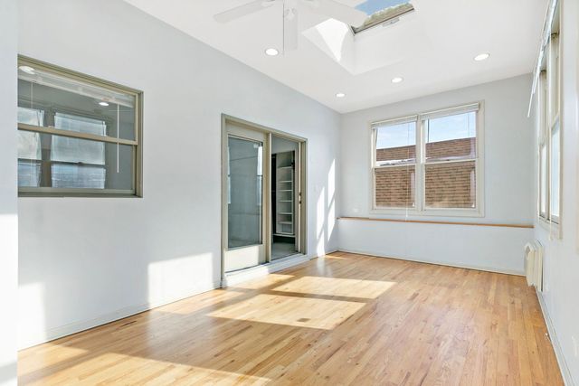 2151 W Race Avenue, Chicago, IL 60612