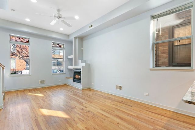 2151 W Race Avenue, Chicago, IL 60612