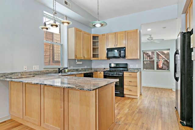 2151 W Race Avenue, Chicago, IL 60612