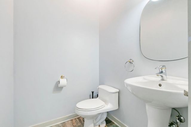 2151 W Race Avenue, Chicago, IL 60612