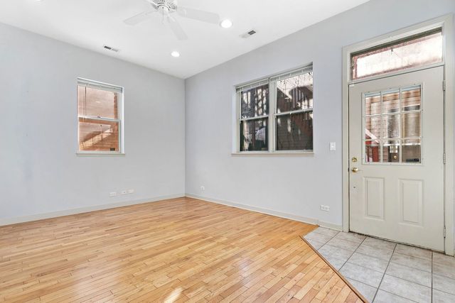 2151 W Race Avenue, Chicago, IL 60612