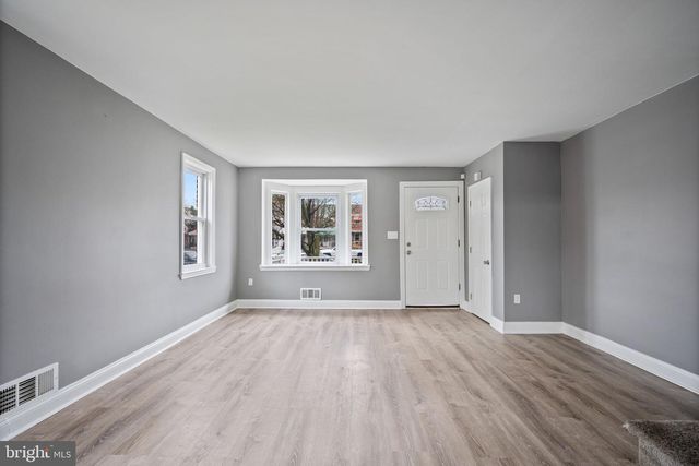 1921 DINEEN, Baltimore, MD 21222