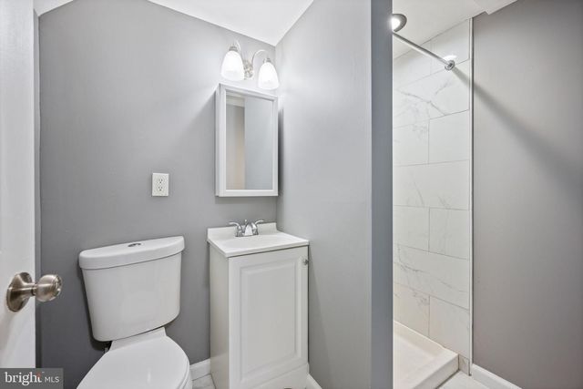 1921 DINEEN, Baltimore, MD 21222