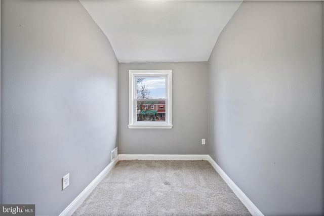 1921 DINEEN, Baltimore, MD 21222