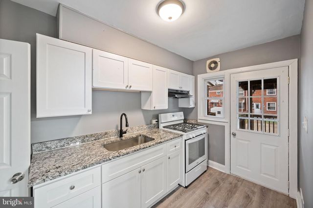 1921 DINEEN, Baltimore, MD 21222