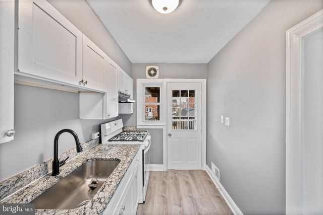 1921 DINEEN, Baltimore, MD 21222