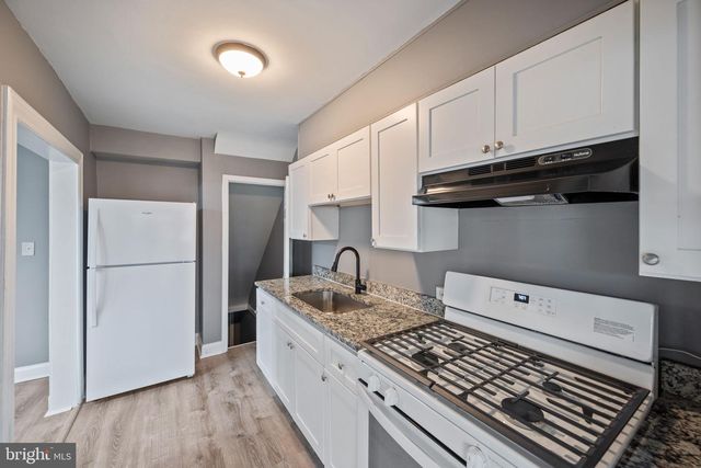 1921 DINEEN, Baltimore, MD 21222