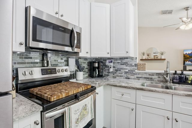 1392 Thornridge Lane, Royal Palm Beach, FL 33411