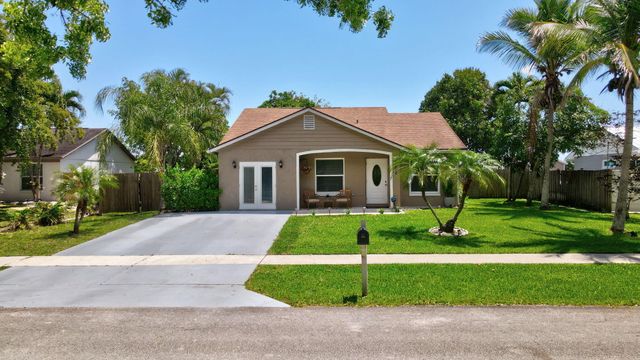 1392 Thornridge Lane, Royal Palm Beach, FL 33411