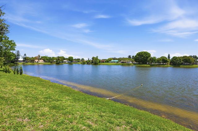 1392 Thornridge Lane, Royal Palm Beach, FL 33411