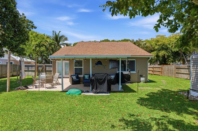 1392 Thornridge Lane, Royal Palm Beach, FL 33411